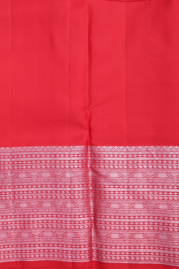 Kanchipuram Silk Saree In Scarlet Red With Peacock Motifs
