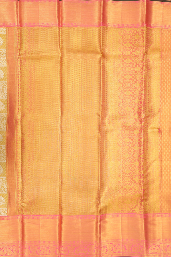 Kanchipuram Silk Saree In Tissue Gold With Checks Design
