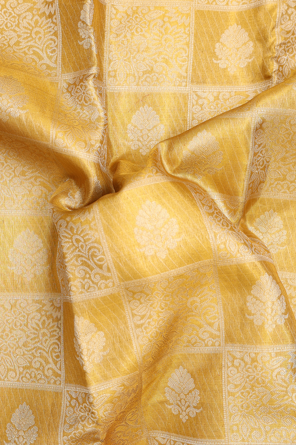 Kanchipuram Silk Saree In Tissue Gold With Checks Design