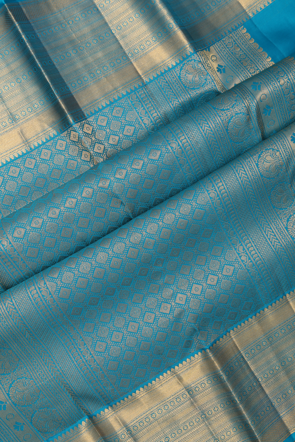 Kanchipuram Silk Saree In White With Brocade Design
