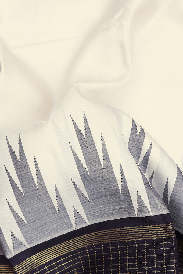 Kanchipuram Silk Saree In White With Checks Border