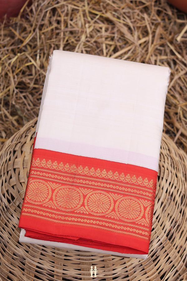 Kanchipuram Silk Saree In White With Contrast Border