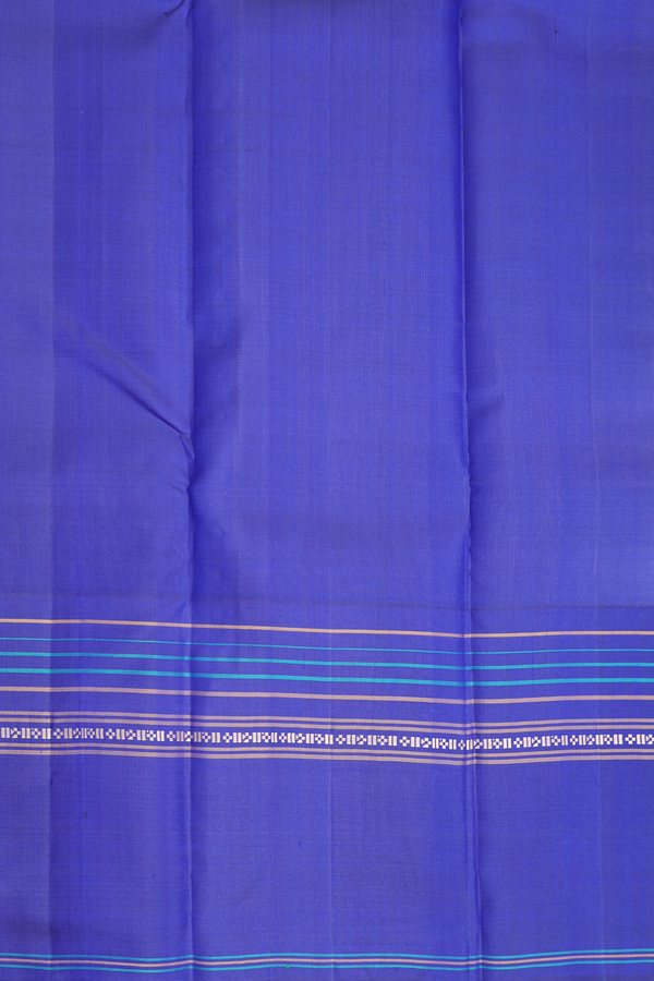 Kanchipuram Silk Saree In White With Contrast Border