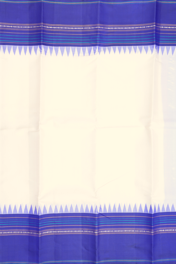 Kanchipuram Silk Saree In White With Contrast Border