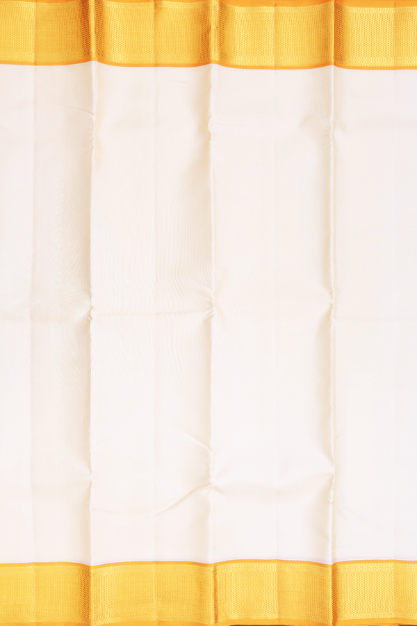 Kanchipuram Silk Saree In White With Contrast Border