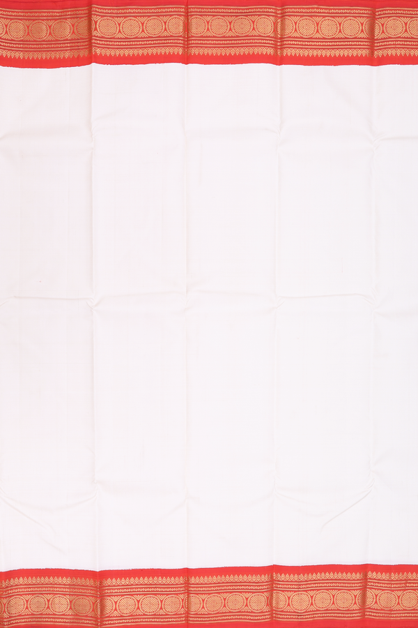 Kanchipuram Silk Saree In White With Contrast Border