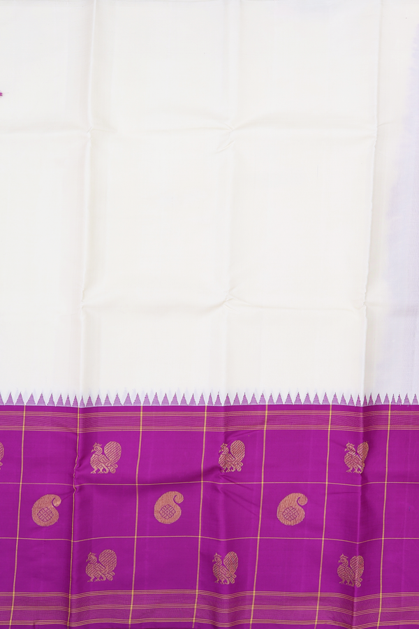 Kanchipuram Silk Saree In White With Contrast Border