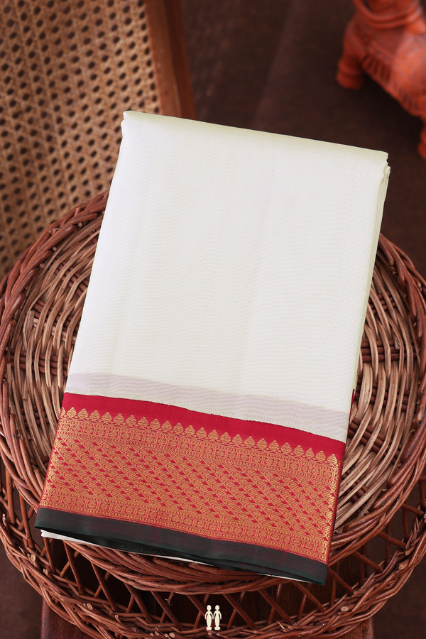 Kanchipuram Silk Saree In White With Contrast Korvai Border