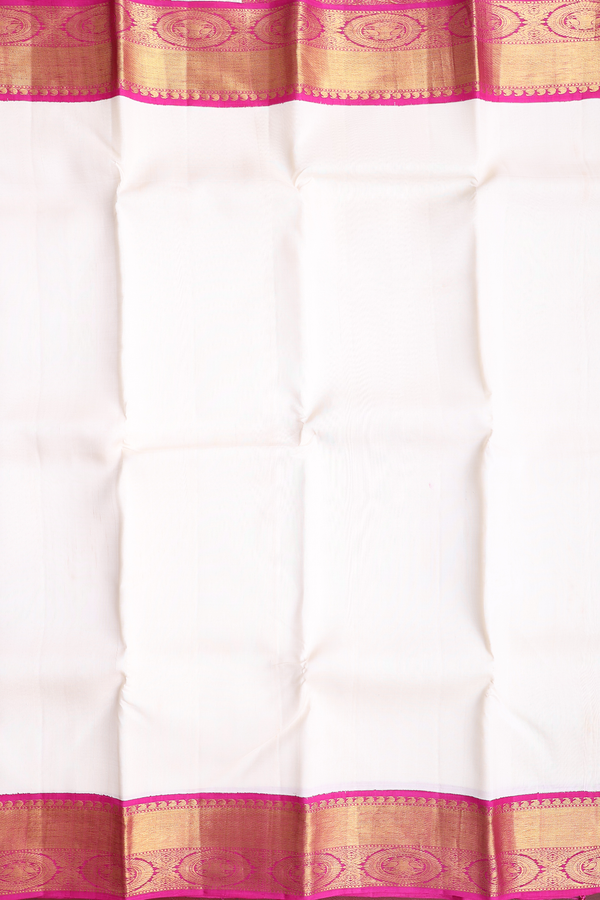 Kanchipuram Silk Saree In White With Contrast Korvai Border