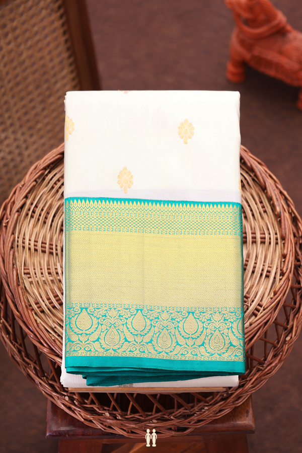 Kanchipuram Silk Saree In White With Floral Buttas