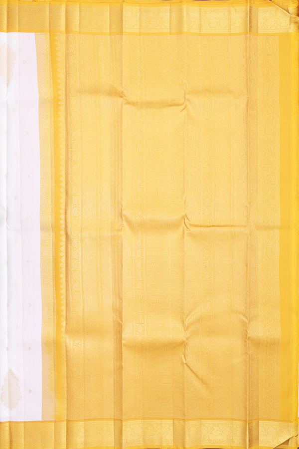 Kanchipuram Silk Saree In White With Floral Buttas