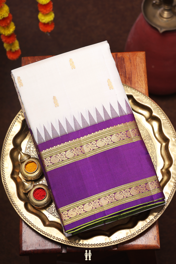 Kanchipuram Silk Saree In White With Floral Buttas