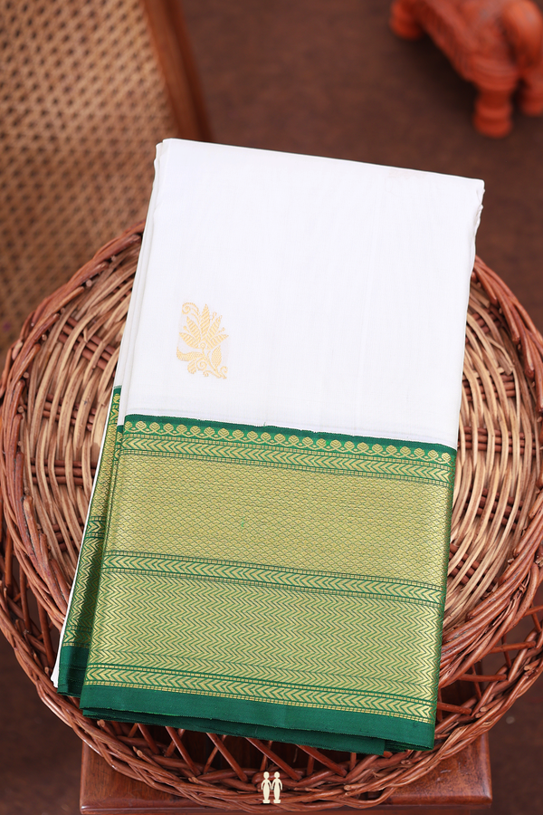 Kanchipuram Silk Saree In White With Floral Buttas