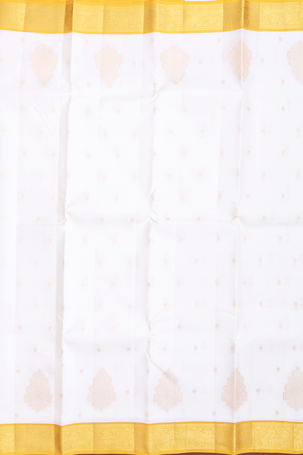 Kanchipuram Silk Saree In White With Floral Buttas