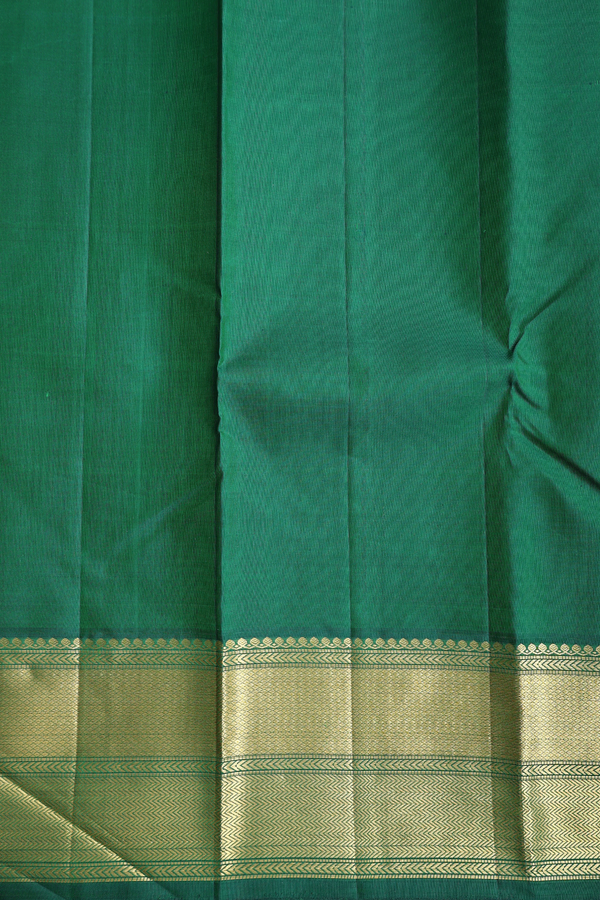 Kanchipuram Silk Saree In White With Floral Buttas