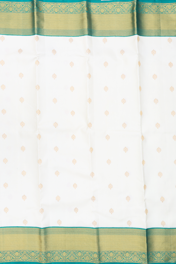 Kanchipuram Silk Saree In White With Floral Buttas