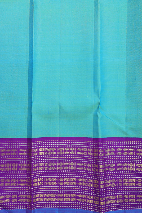 Kanchipuram Silk Saree In White With Ganga Jamuna Border