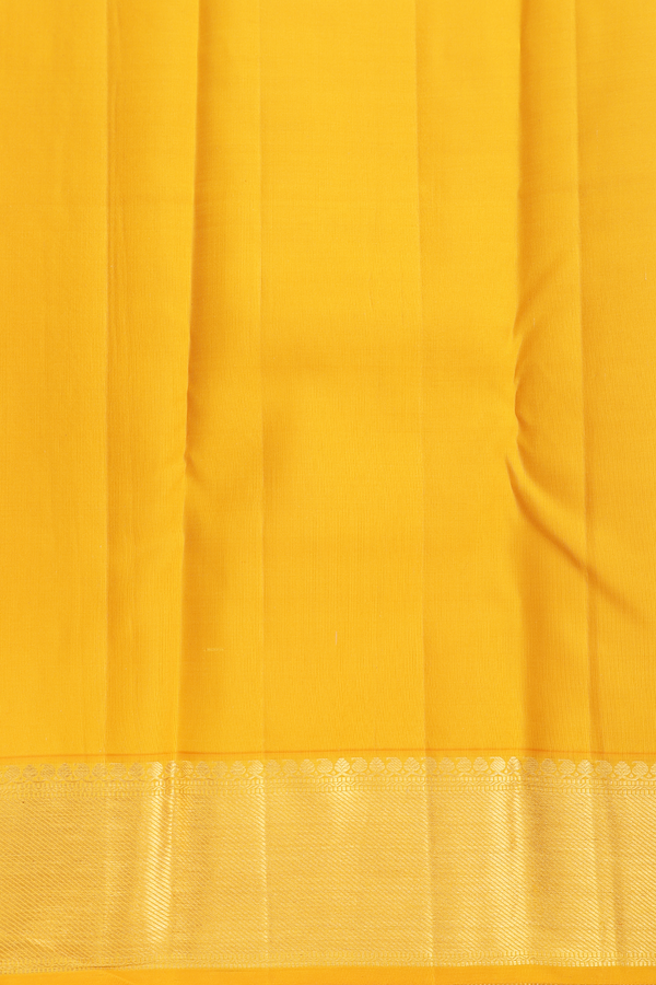 Kanchipuram Silk Saree In White With Zari Buttas