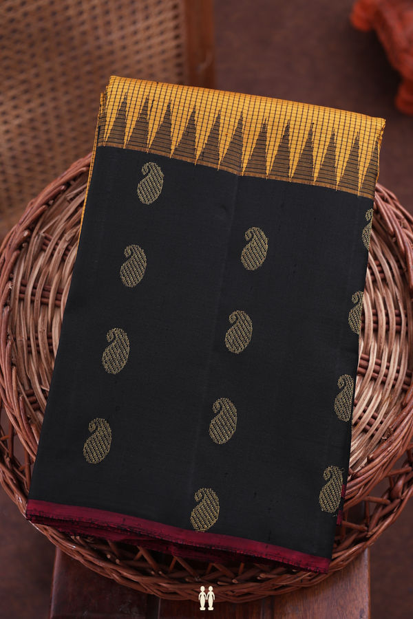 Kanchipuram Silk Saree In Yellow With Checks Design