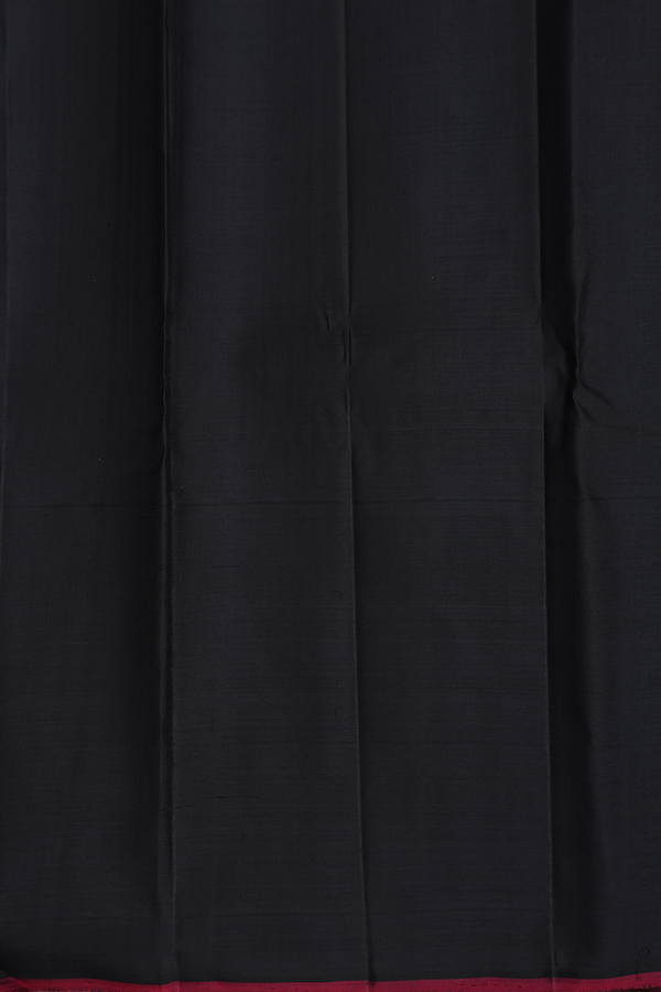 Kanchipuram Silk Saree In Yellow With Checks Design