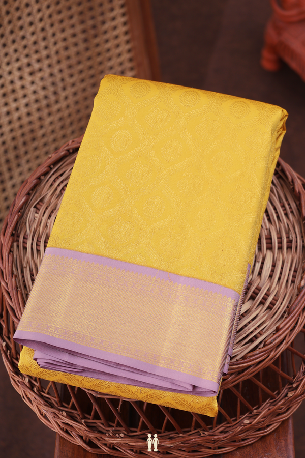 Kanchipuram Silk Saree In Yellow With Ogee Design