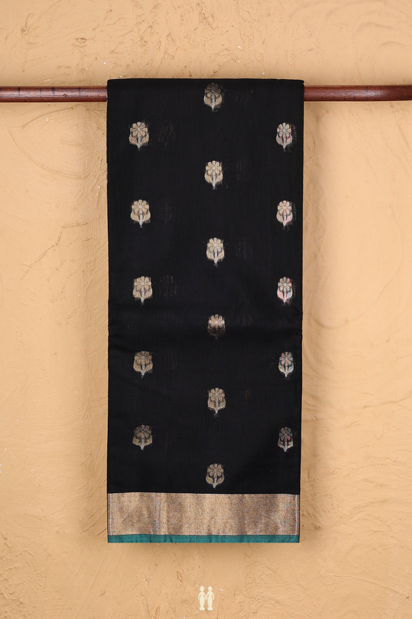 Kora Silk Cotton Saree In Black With Floral Buttas