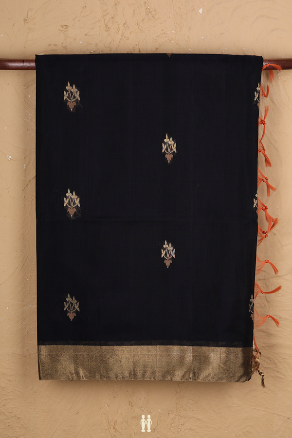 Kora Silk Cotton Saree In Black With Floral Buttas