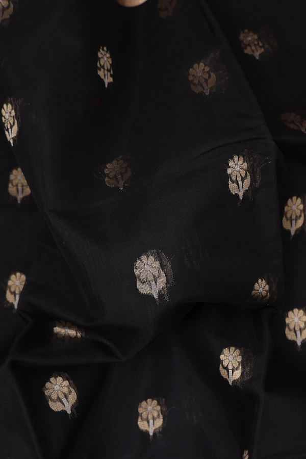 Kora Silk Cotton Saree In Black With Floral Buttas