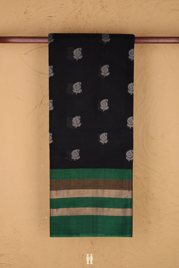Kora Silk Cotton Saree In Black With Paisley Buttas