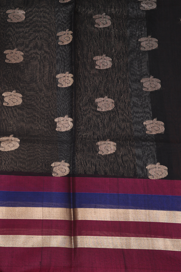 Kora Silk Cotton Saree In Black With Paisley Buttas
