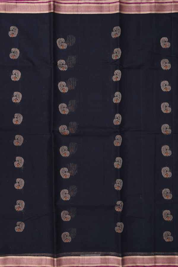 Kora Silk Cotton Saree In Black With Paisley Buttas