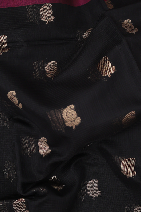 Kora Silk Cotton Saree In Black With Paisley Buttas