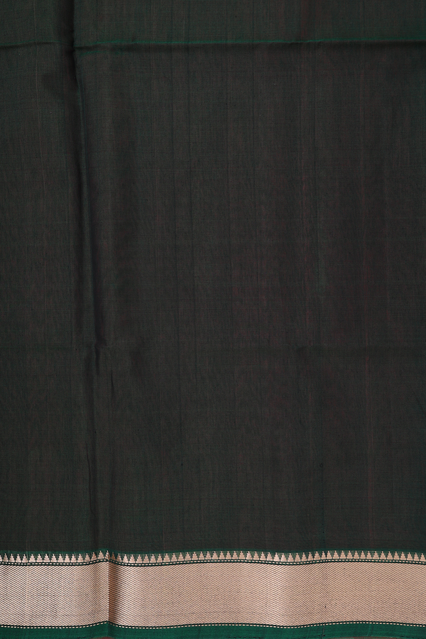 Kora Silk Cotton Saree In Chilli Red With Floral Buttas