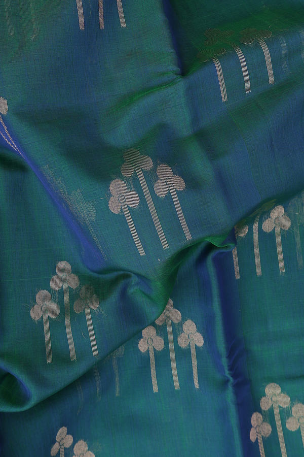 Kora Silk Cotton Saree In Dual Tone With Zari Buttas