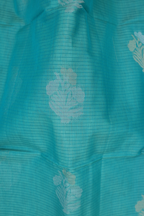 Kora Silk Cotton Saree In Green With Floral Motifs