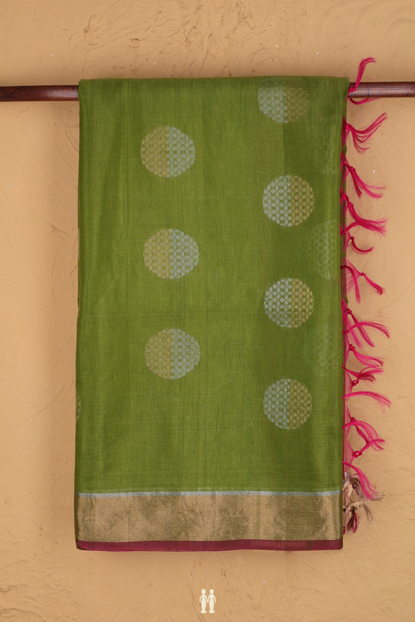 Kora Silk Cotton Saree In Green With Zari Motifs