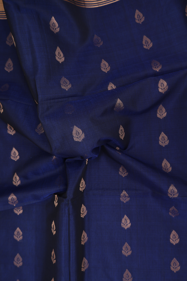 Kora Silk Cotton Saree In Oxford Blue With Floral Buttas