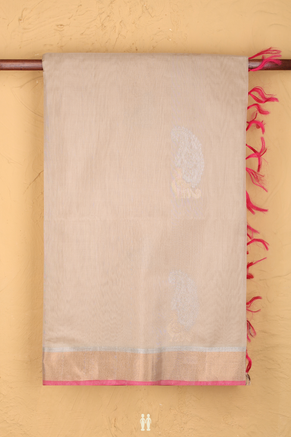 Kora Silk Cotton Saree In Pastel Brown With Peacock Motifs