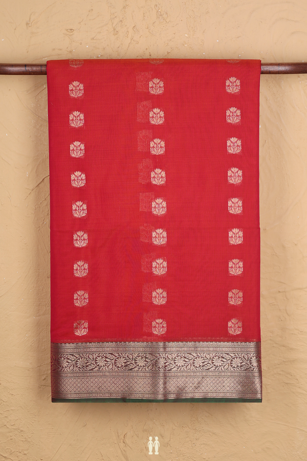 Kora Silk Cotton Saree In Red With Floral Buttas