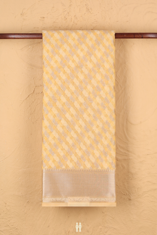 Kota Cotton Saree In Pastel Orange With Diagonal Design