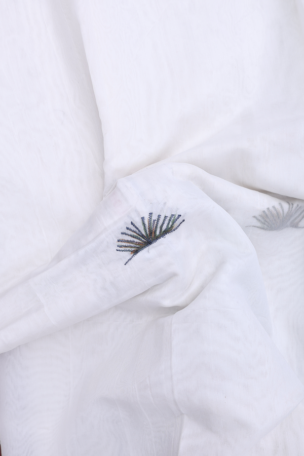 Kota Cotton Saree In White With Threadwork Buttas