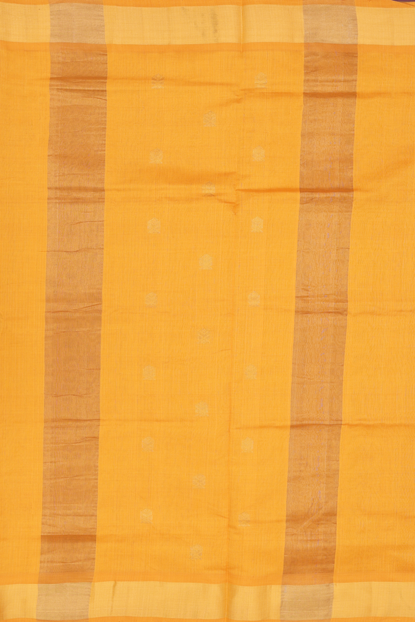 Semi Silk Cotton Saree In Green With Zari Buttas