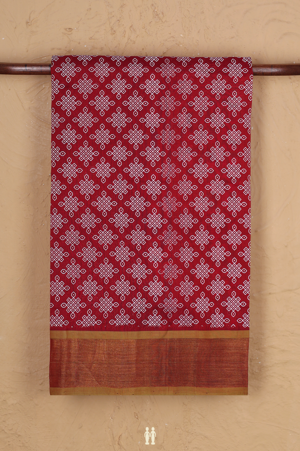 Traditional Silk Cotton Saree In Red With Kolam Buttas