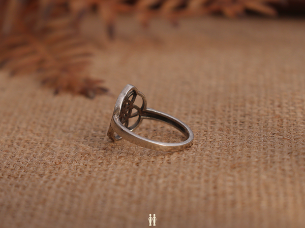 Light Weighted Pure Silver Ring