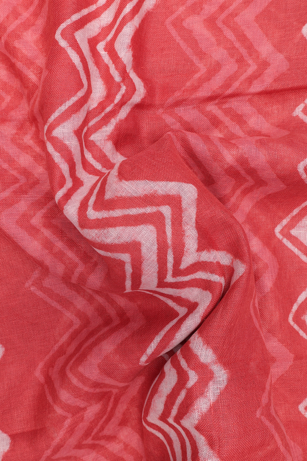 Linen Saree In Pastel Red With Chevron Design