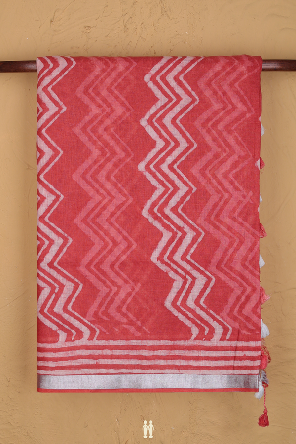Linen Saree In Pastel Red With Chevron Design