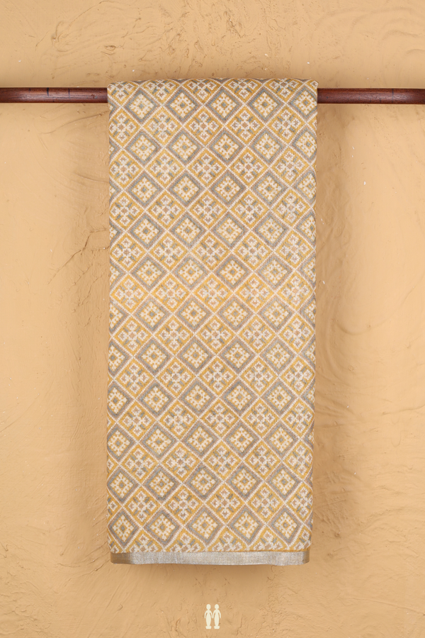 Linen Saree In Yellow With Diamond Design