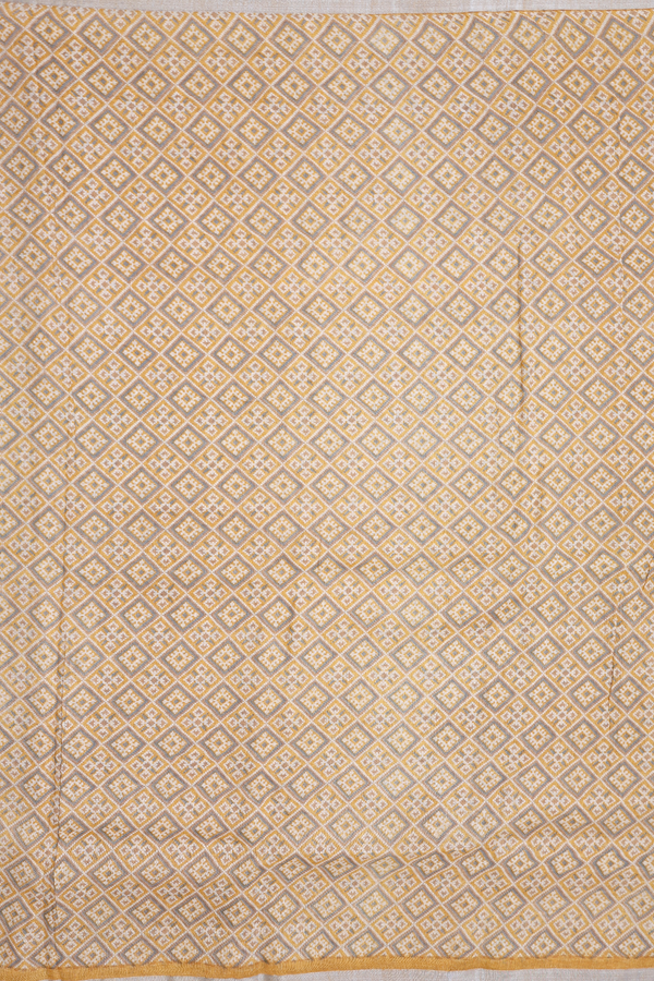 Linen Saree In Yellow With Diamond Design