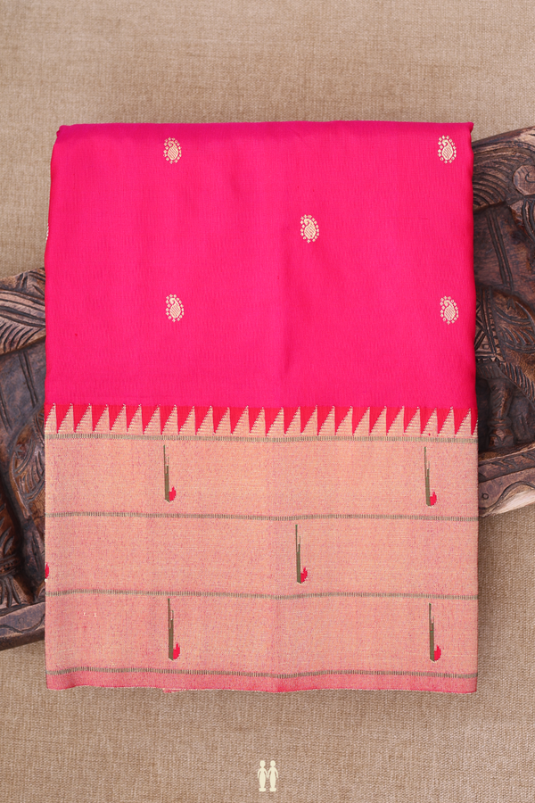 Paithani Silk Saree In Reddish Pink With Paisley Buttas
