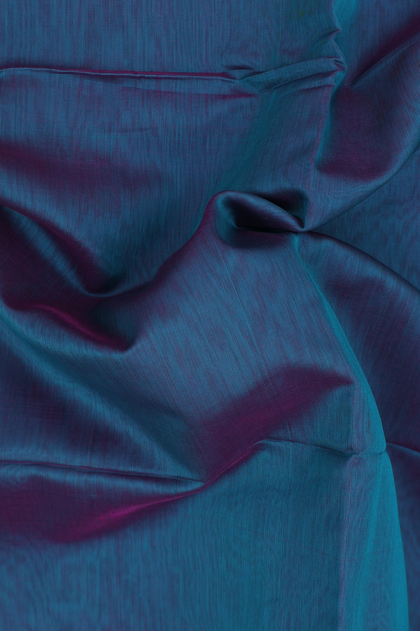 Maheswari Silk Cotton Saree In Dual Tone With Chevron Border